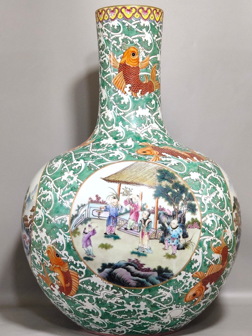 Qing Dynasty Qianlong Seawater Carp Open Window Landscape Characters Story Celestial Ball Vase
