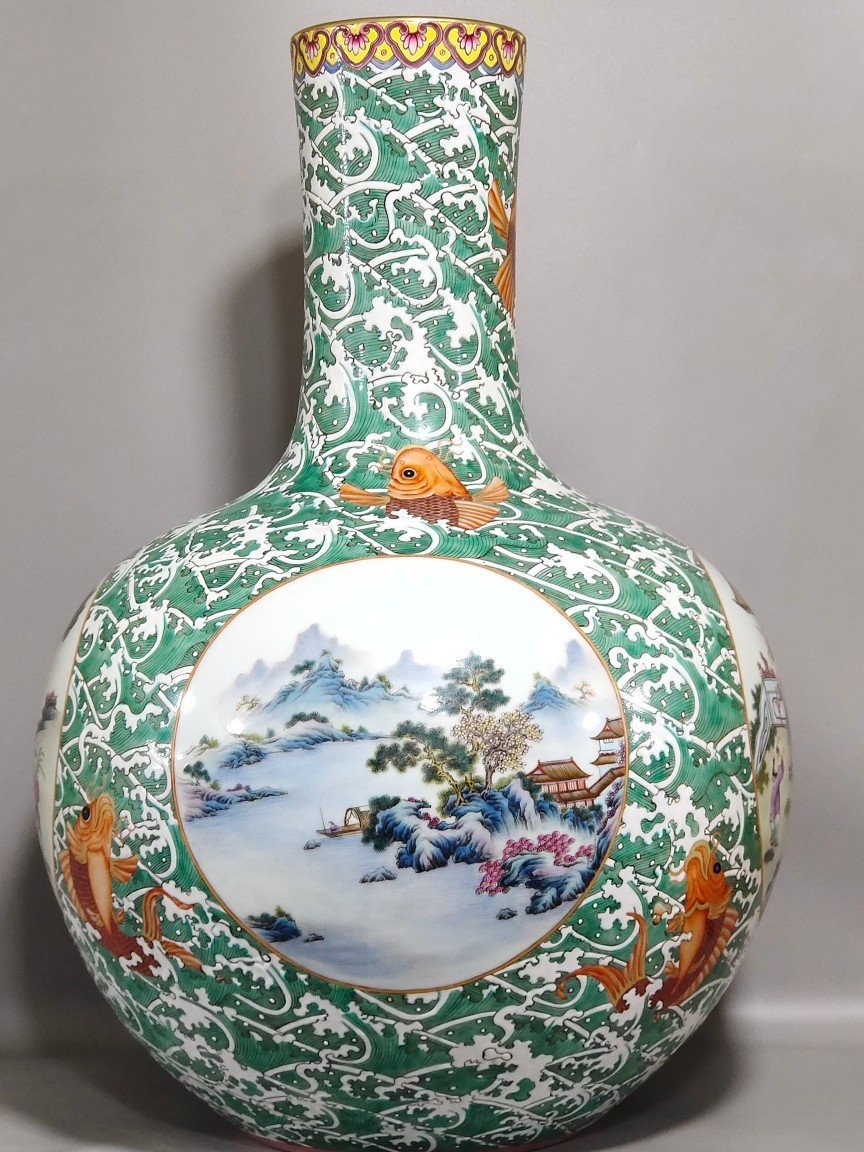 Qing Dynasty Qianlong Seawater Carp Open Window Landscape Characters Story Celestial Ball Vase
