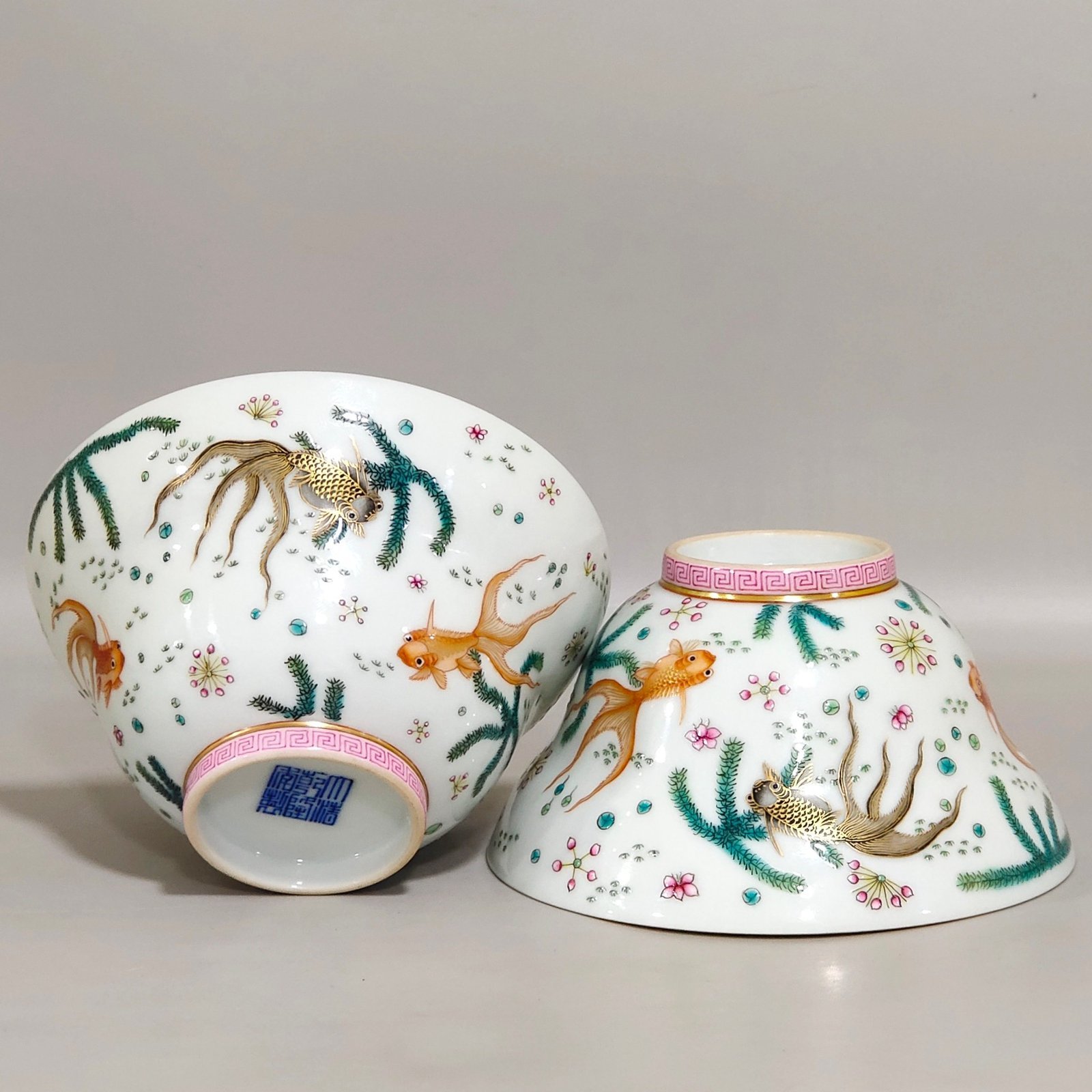 Qing Dynasty Qianlong fishing bath pattern folded bowl