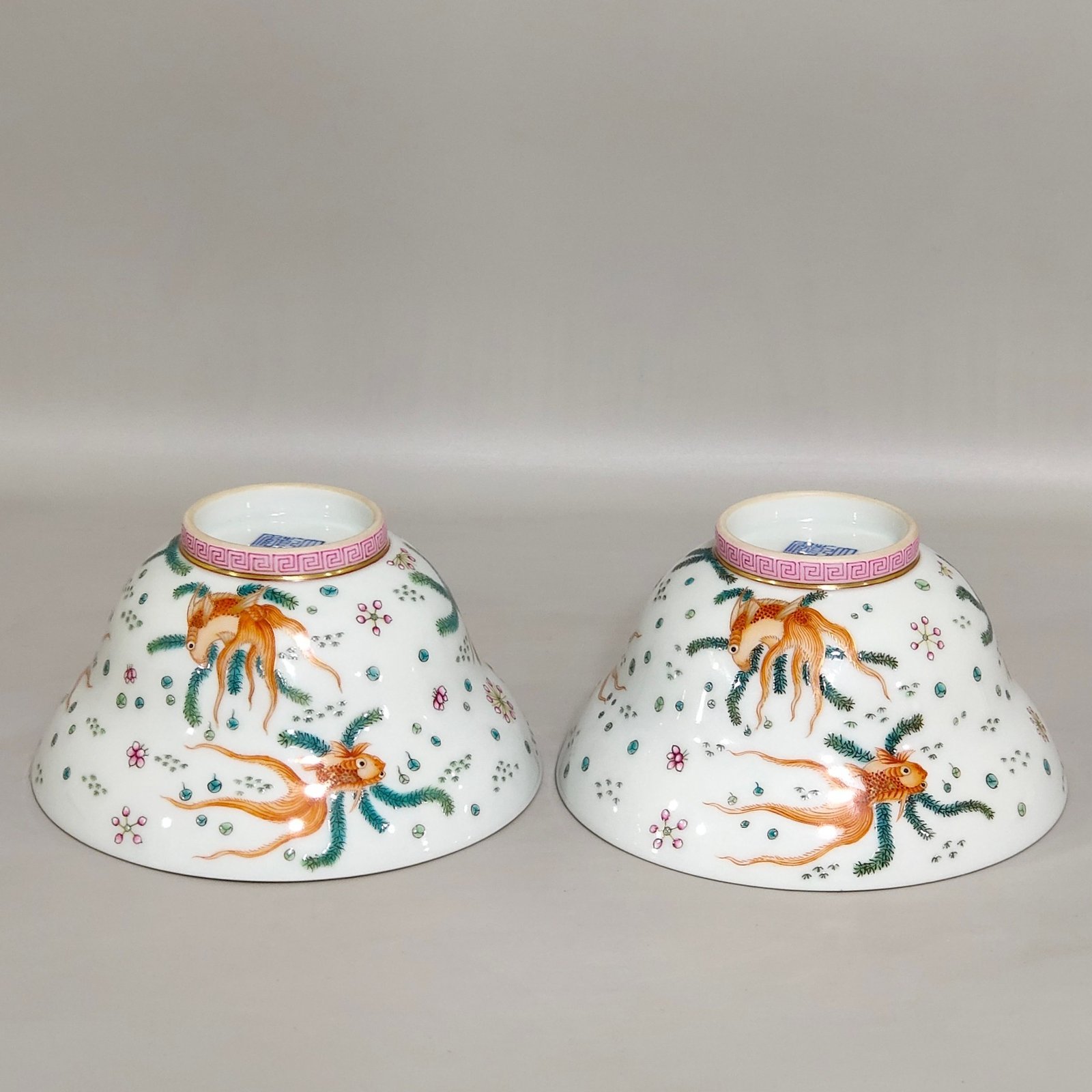 Qing Dynasty Qianlong fishing bath pattern folded bowl