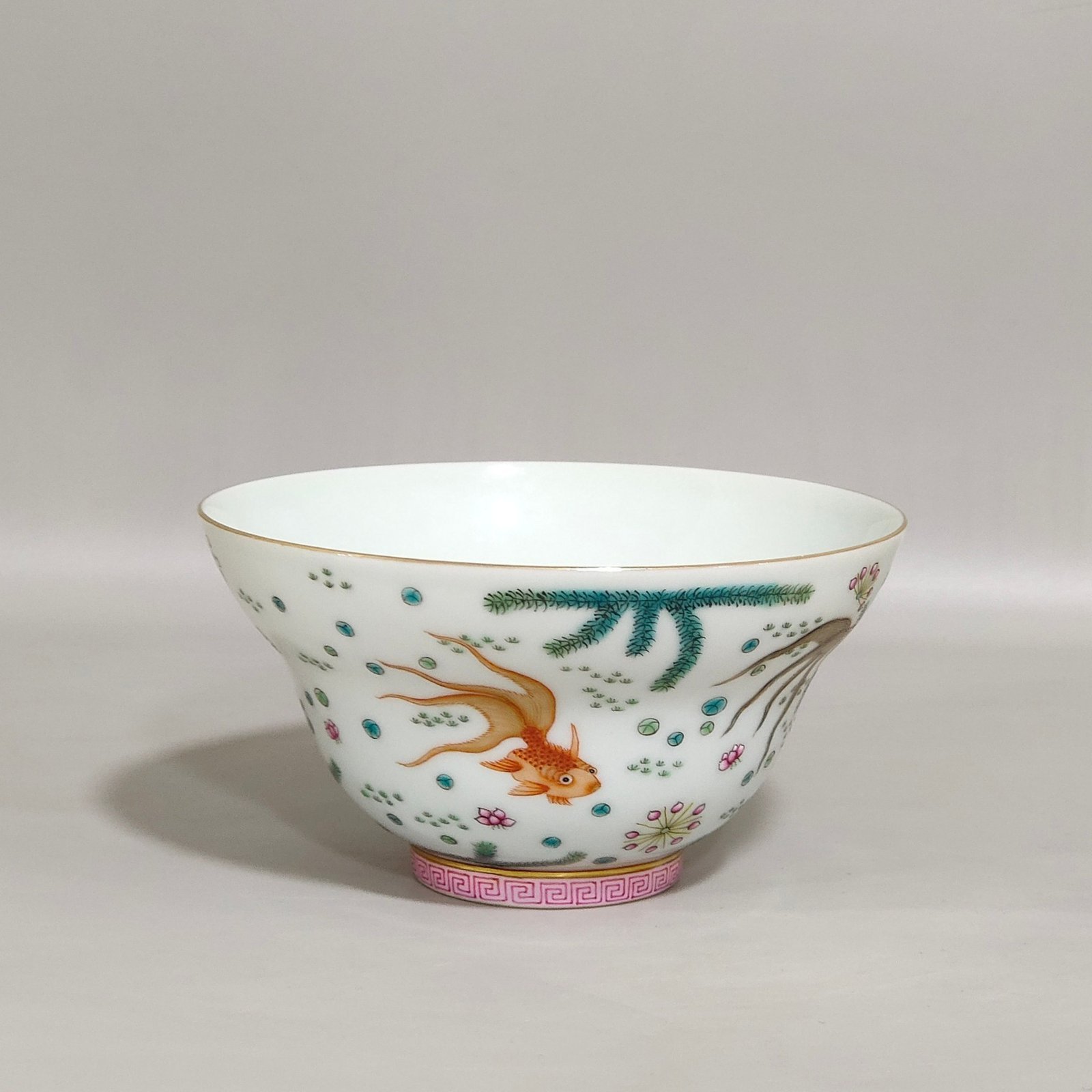 Qing Dynasty Qianlong fishing bath pattern folded bowl