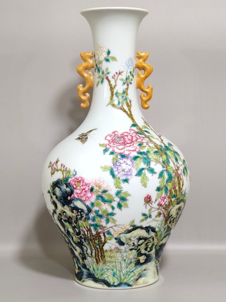 Qing Dynasty Qianlong Peony amphora