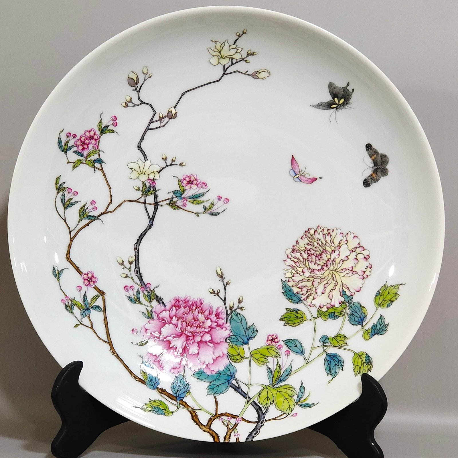 Qing Dynasty Qianlong Peony flower wall plate from the