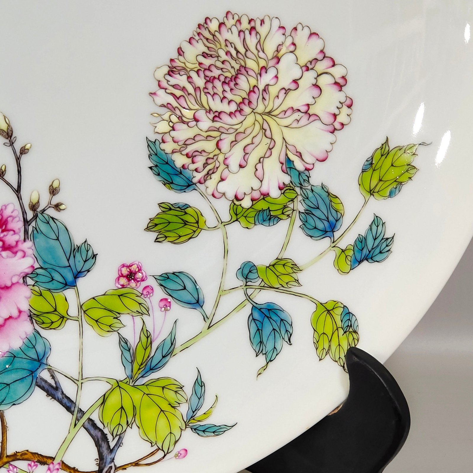 Qing Dynasty Qianlong Peony flower wall plate from the