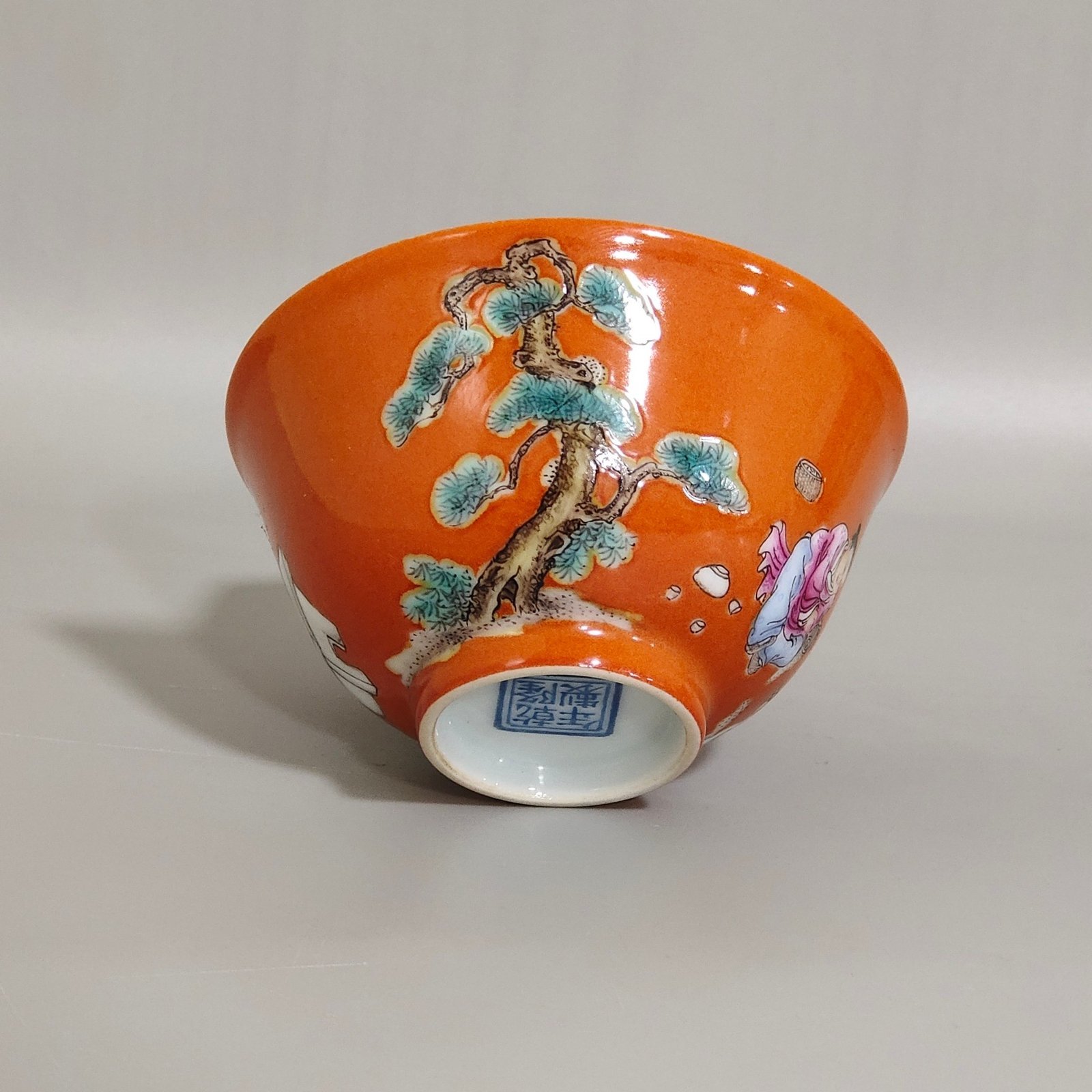 Qing Dynasty Qianlong coral red figure cup set