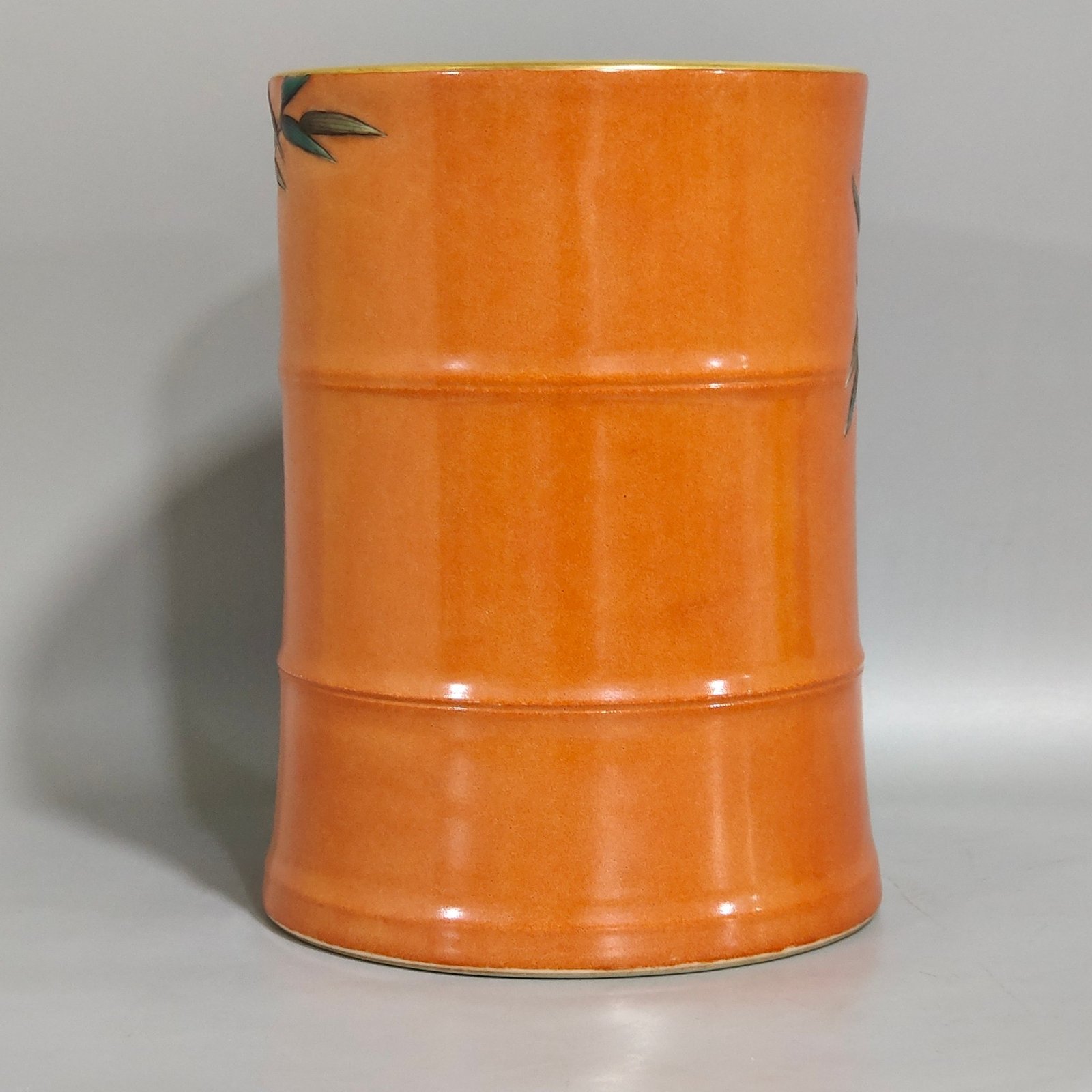 Qing Dynasty Qianlong Coral red thick-glazed high-grade cylinder