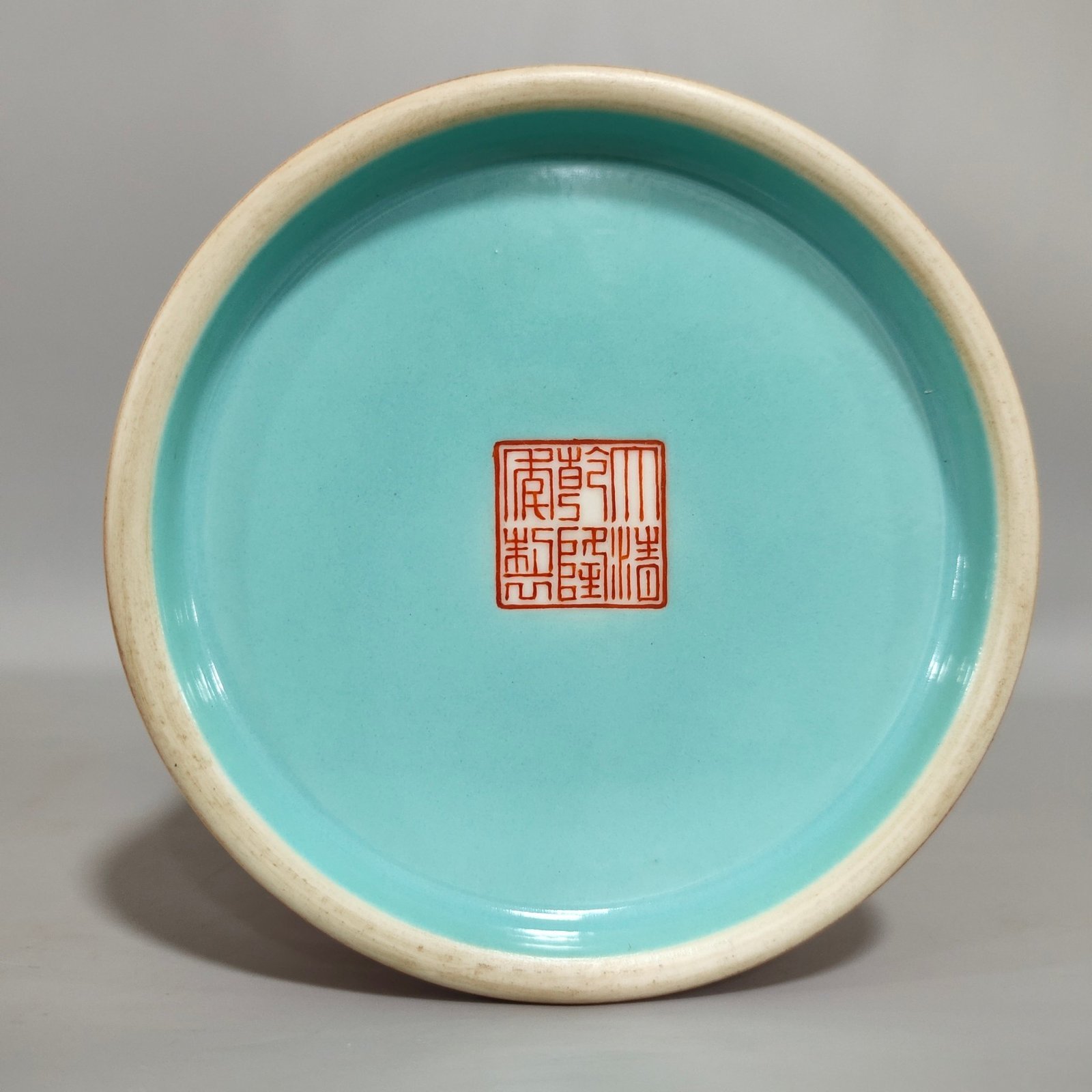 Qing Dynasty Qianlong Coral red thick-glazed high-grade cylinder
