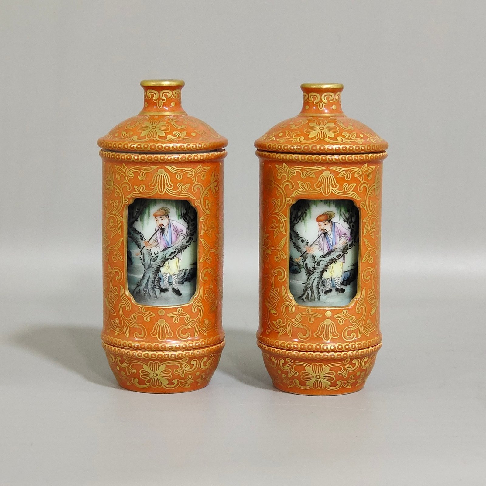 Qing Dynasty Qianlong a coral red snuff bottle