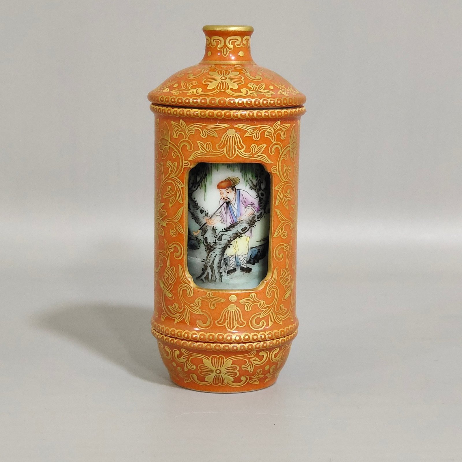 Qing Dynasty Qianlong a coral red snuff bottle