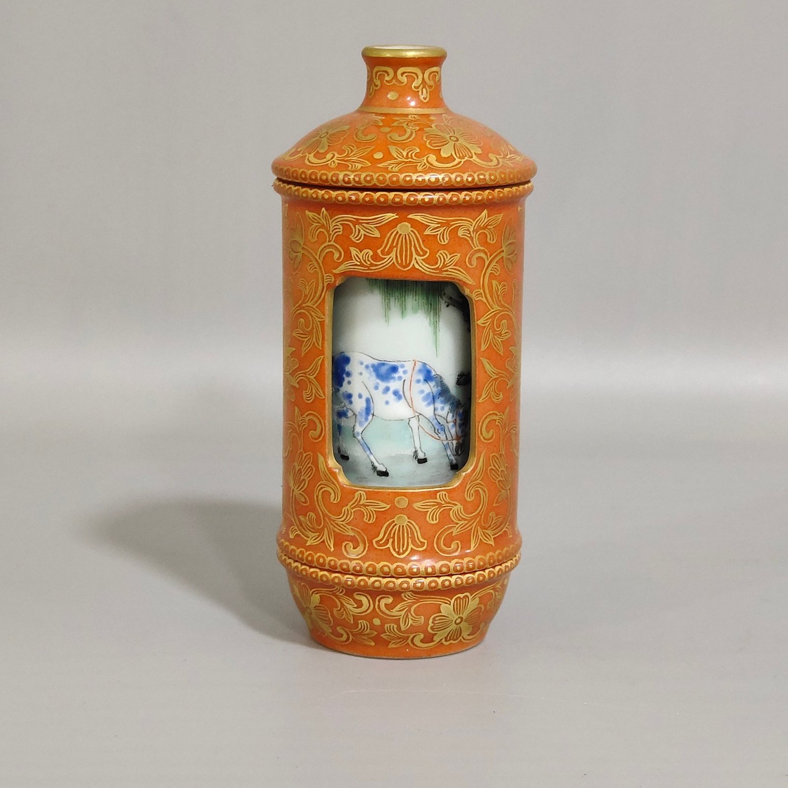 Qing Dynasty Qianlong a coral red snuff bottle