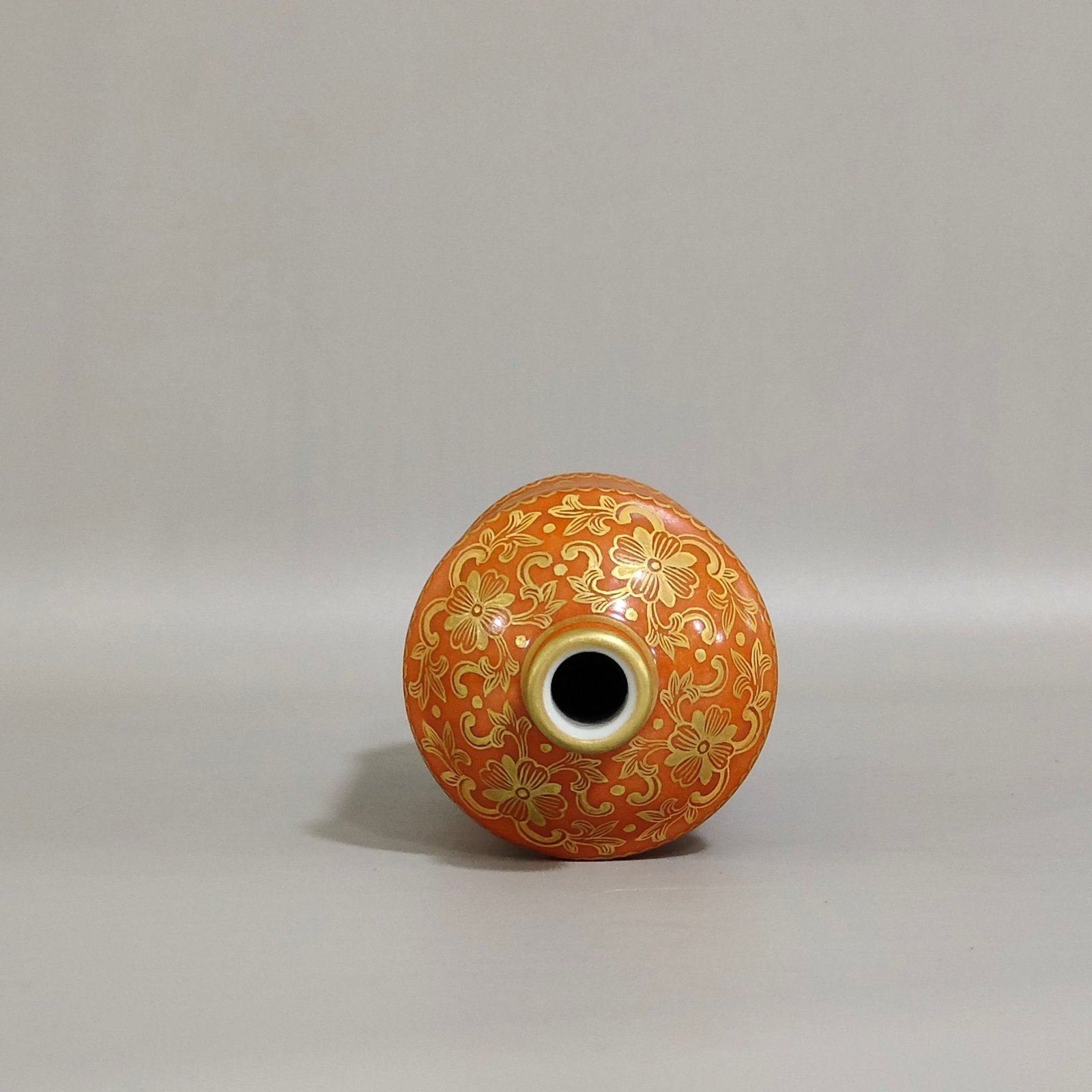 Qing Dynasty Qianlong a coral red snuff bottle