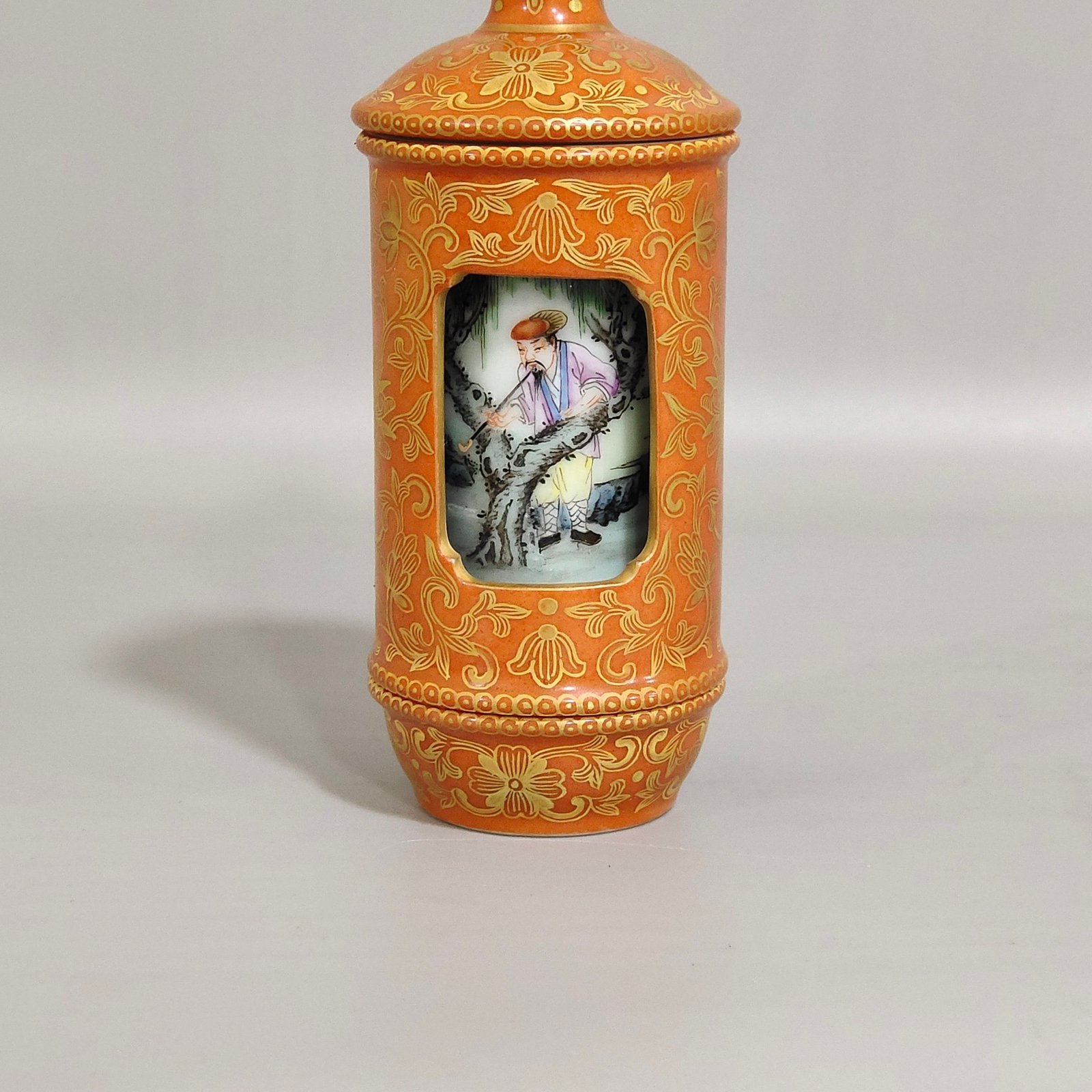 Qing Dynasty Qianlong a coral red snuff bottle
