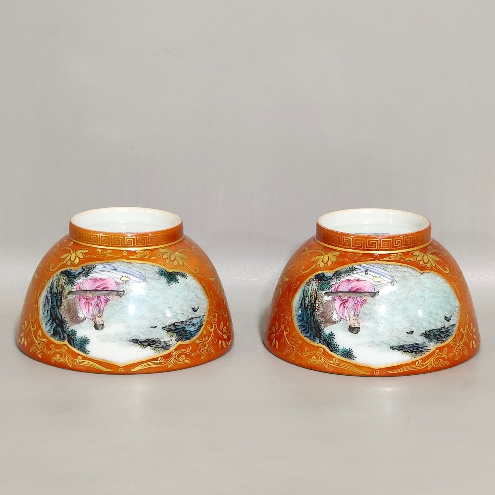 Qing Dynasty Qianlong coral red gold-painted window character story cup