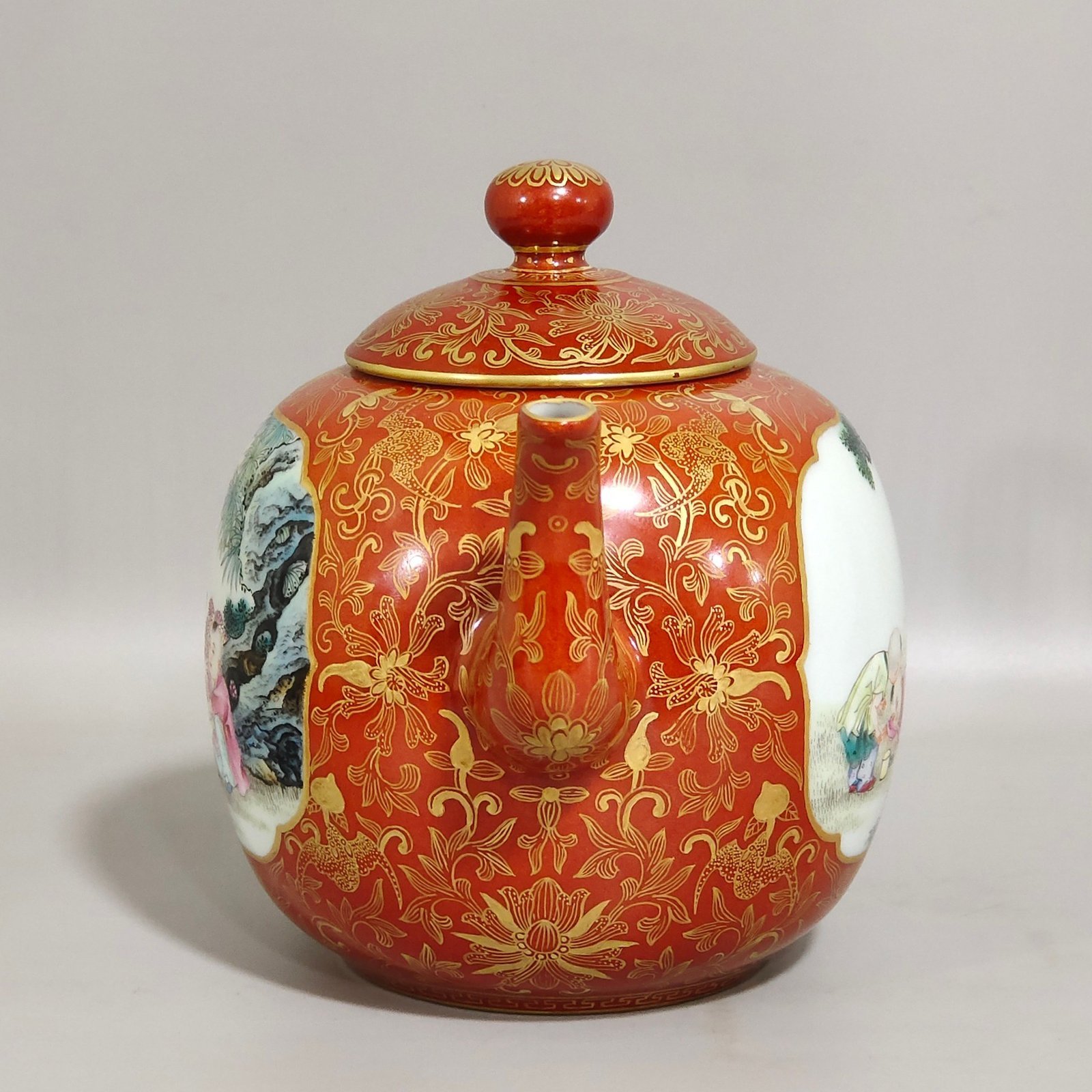 Qing Dynasty Qianlong a coral red and gold-painted teapot