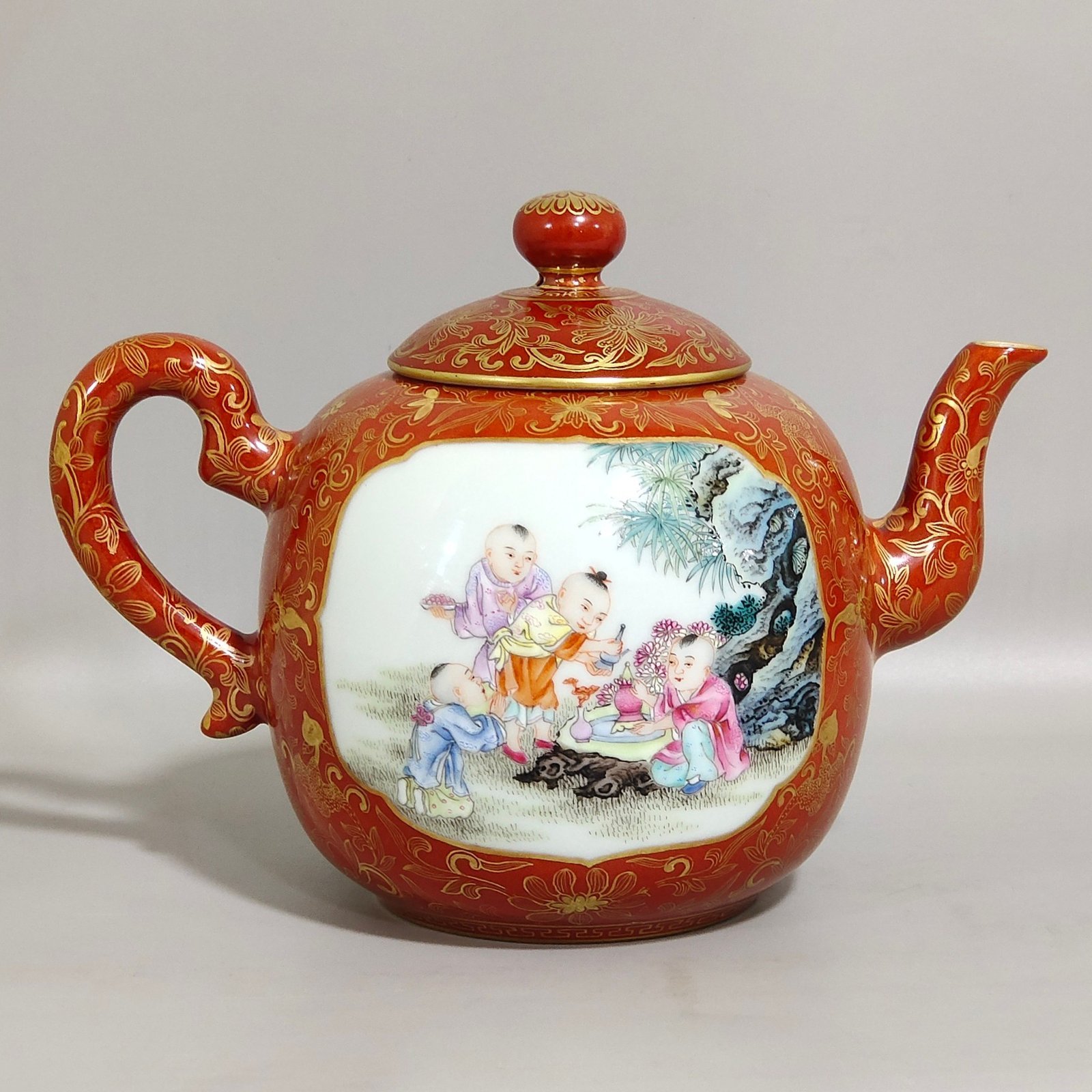 Qing Dynasty Qianlong a coral red and gold-painted teapot