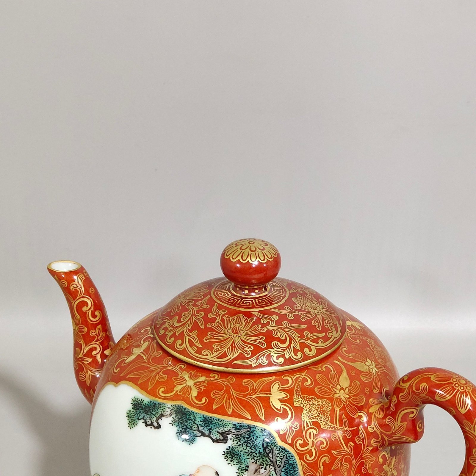 Qing Dynasty Qianlong a coral red and gold-painted teapot