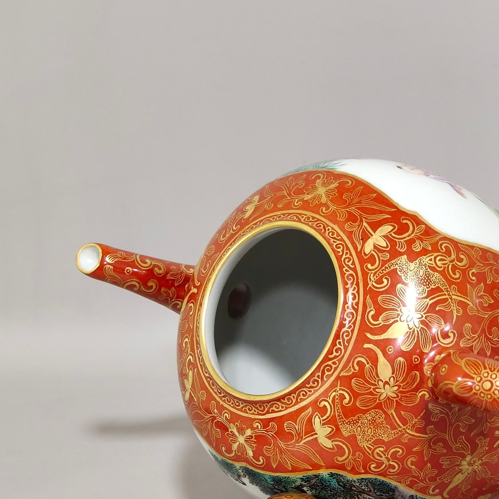 Qing Dynasty Qianlong a coral red and gold-painted teapot