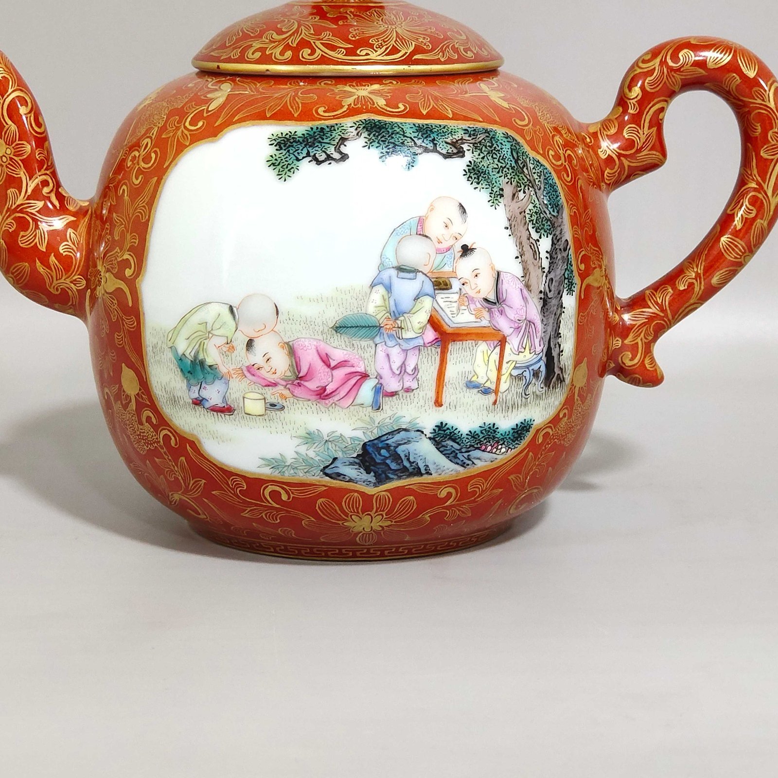 Qing Dynasty Qianlong a coral red and gold-painted teapot