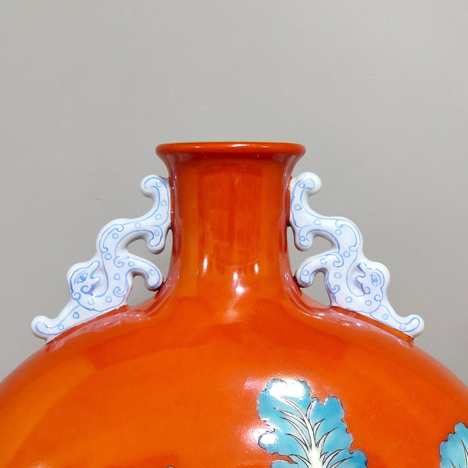 Qing Dynasty Qianlong coral red cabbage radish vase inscribed with poems holding the moon