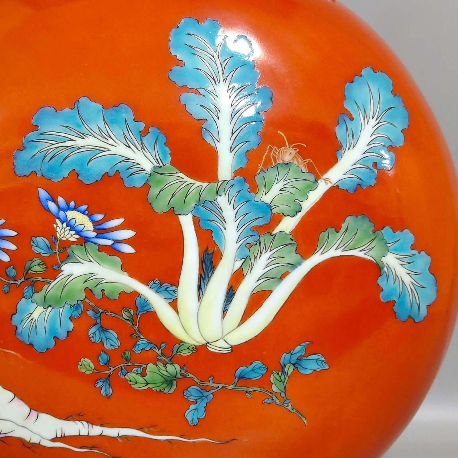Qing Dynasty Qianlong coral red cabbage radish vase inscribed with poems holding the moon