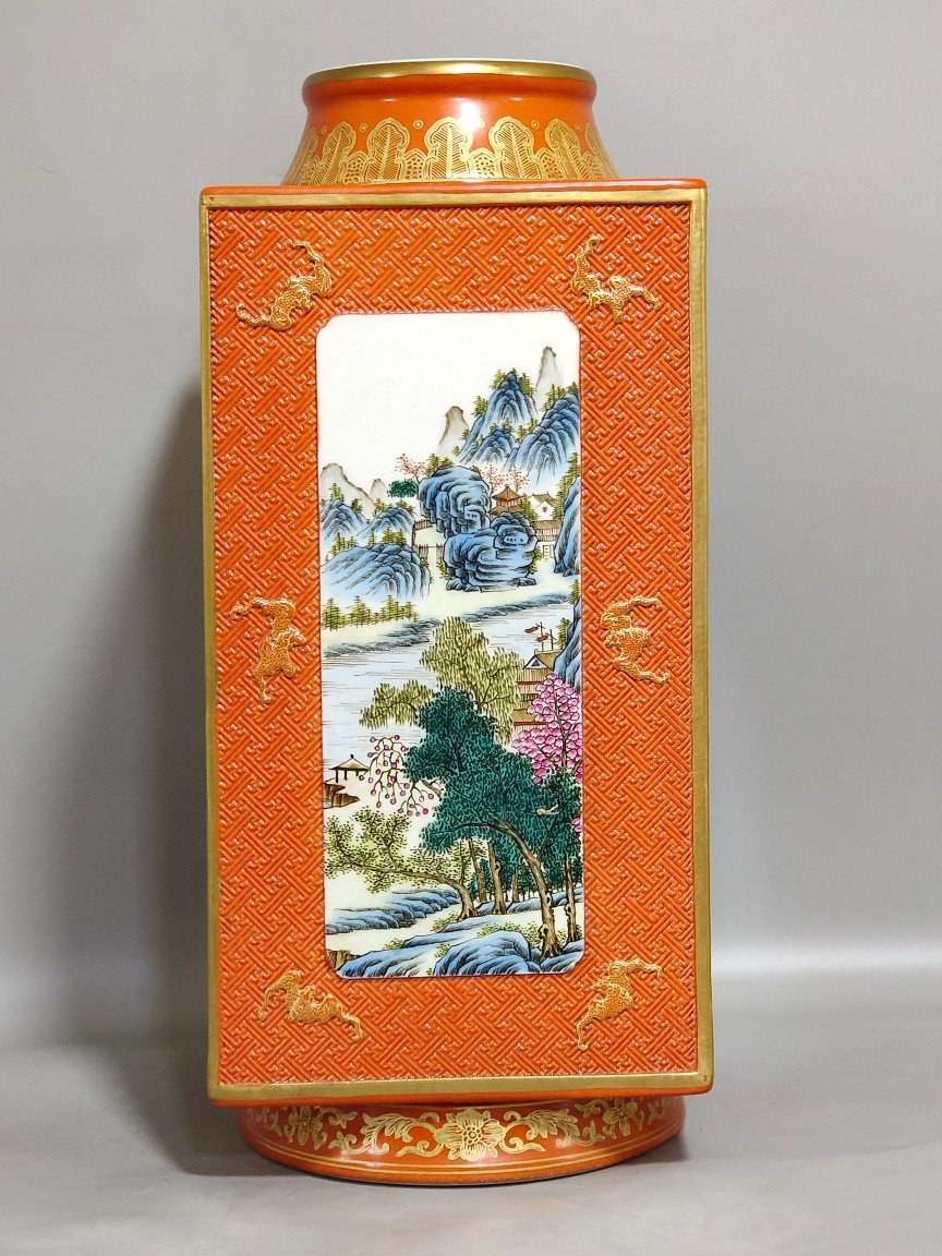 Qing Dynasty Qianlong a coral-red carving gold-painted window landscape and square cong-style vase