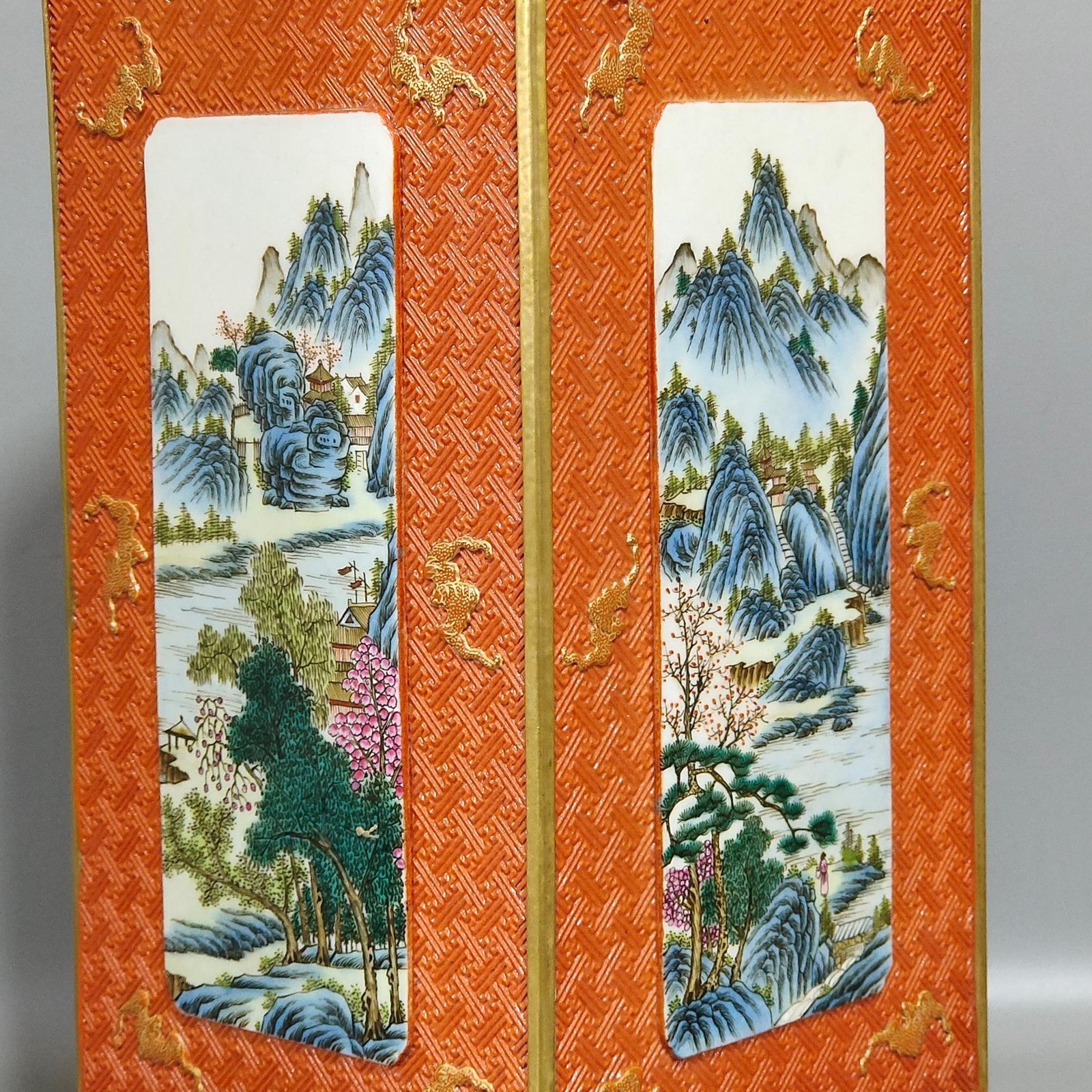 Qing Dynasty Qianlong a coral-red carving gold-painted window landscape and square cong-style vase