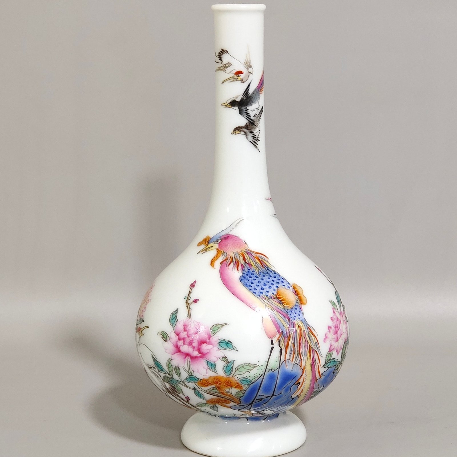 Qing Dynasty Qianlong enamel Wu Lun Tu bile vase