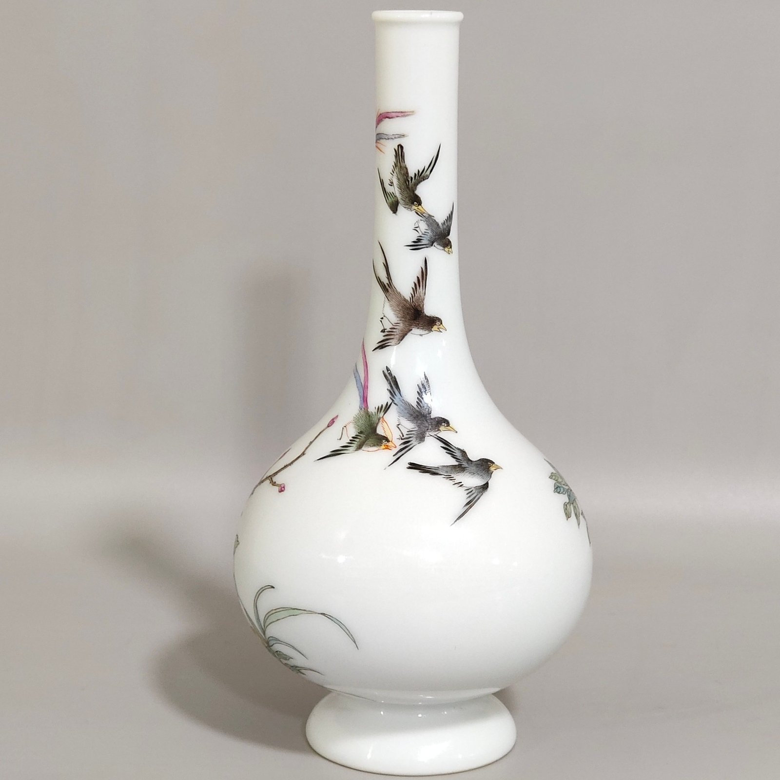 Qing Dynasty Qianlong enamel Wu Lun Tu bile vase