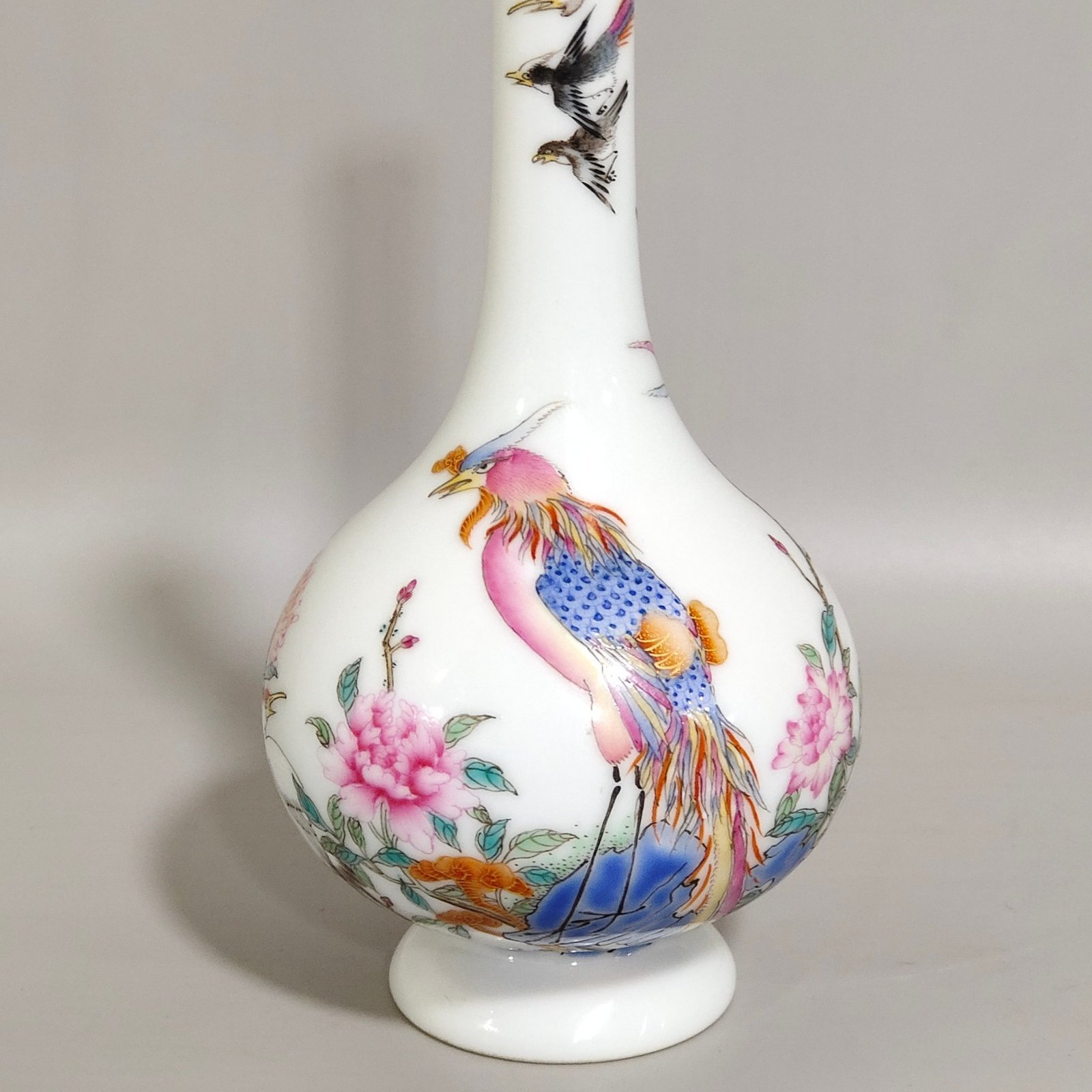 Qing Dynasty Qianlong enamel Wu Lun Tu bile vase