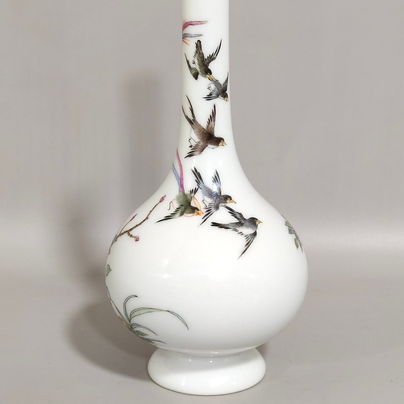 Qing Dynasty Qianlong enamel Wu Lun Tu bile vase