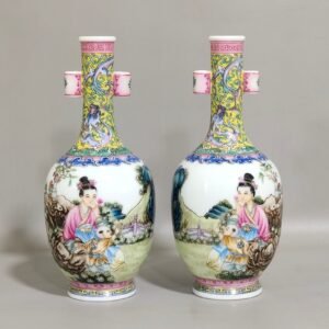 Qing Dynasty Qianlong enamel double-eared vase