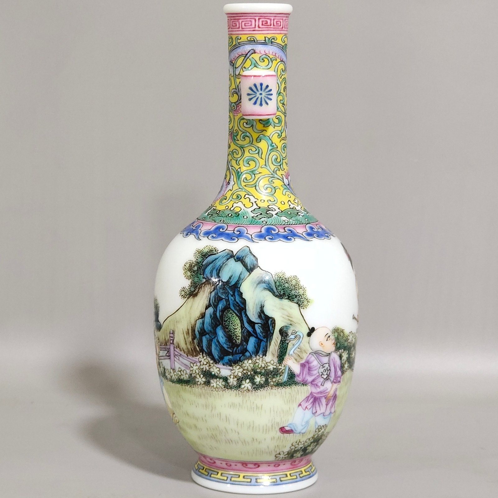 Qing Dynasty Qianlong enamel double-eared vase