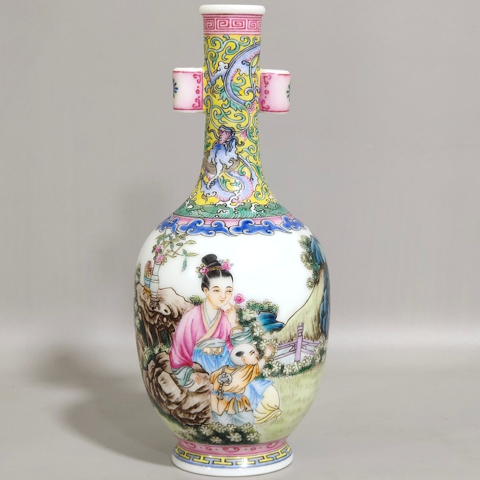 Qing Dynasty Qianlong enamel double-eared vase