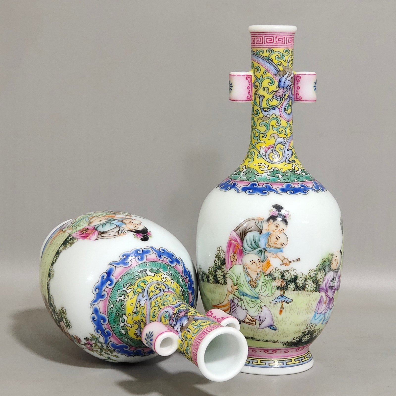 Qing Dynasty Qianlong enamel double-eared vase