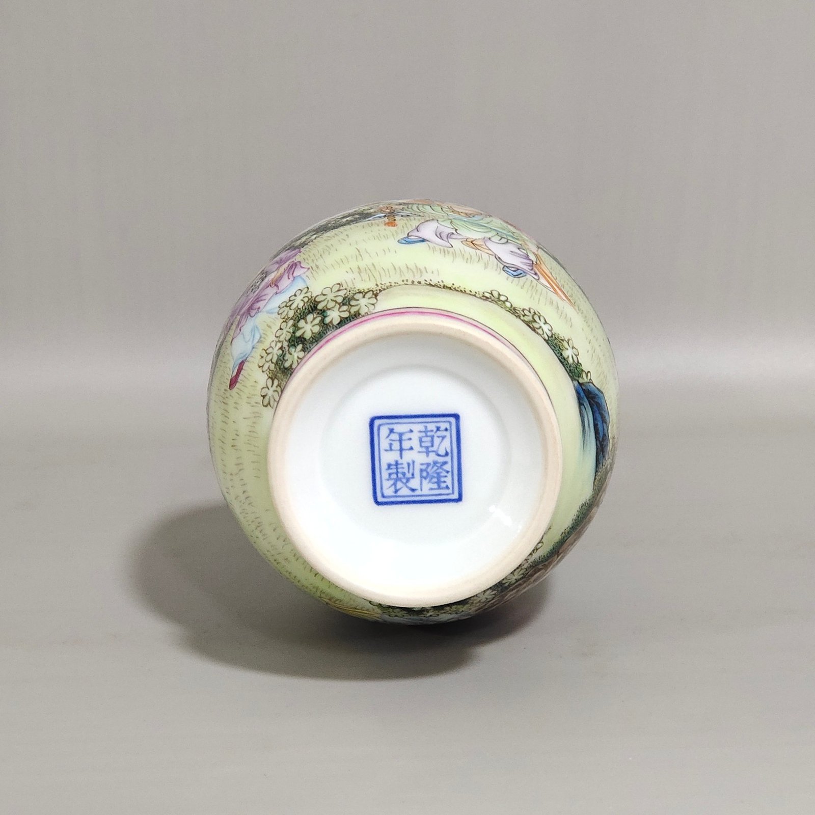 Qing Dynasty Qianlong enamel double-eared vase
