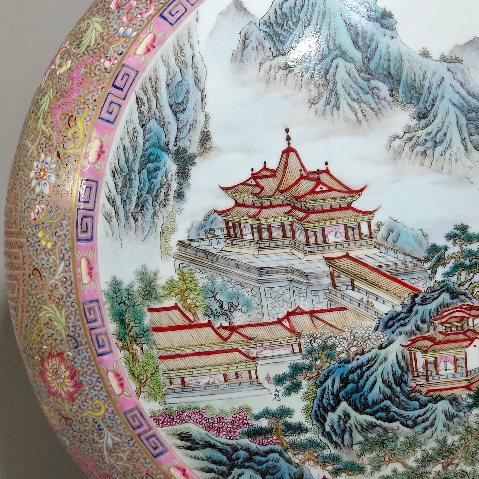 Qing Dynasty Qianlong enamel Gu Yuexuan window landscape attic large flat vase
