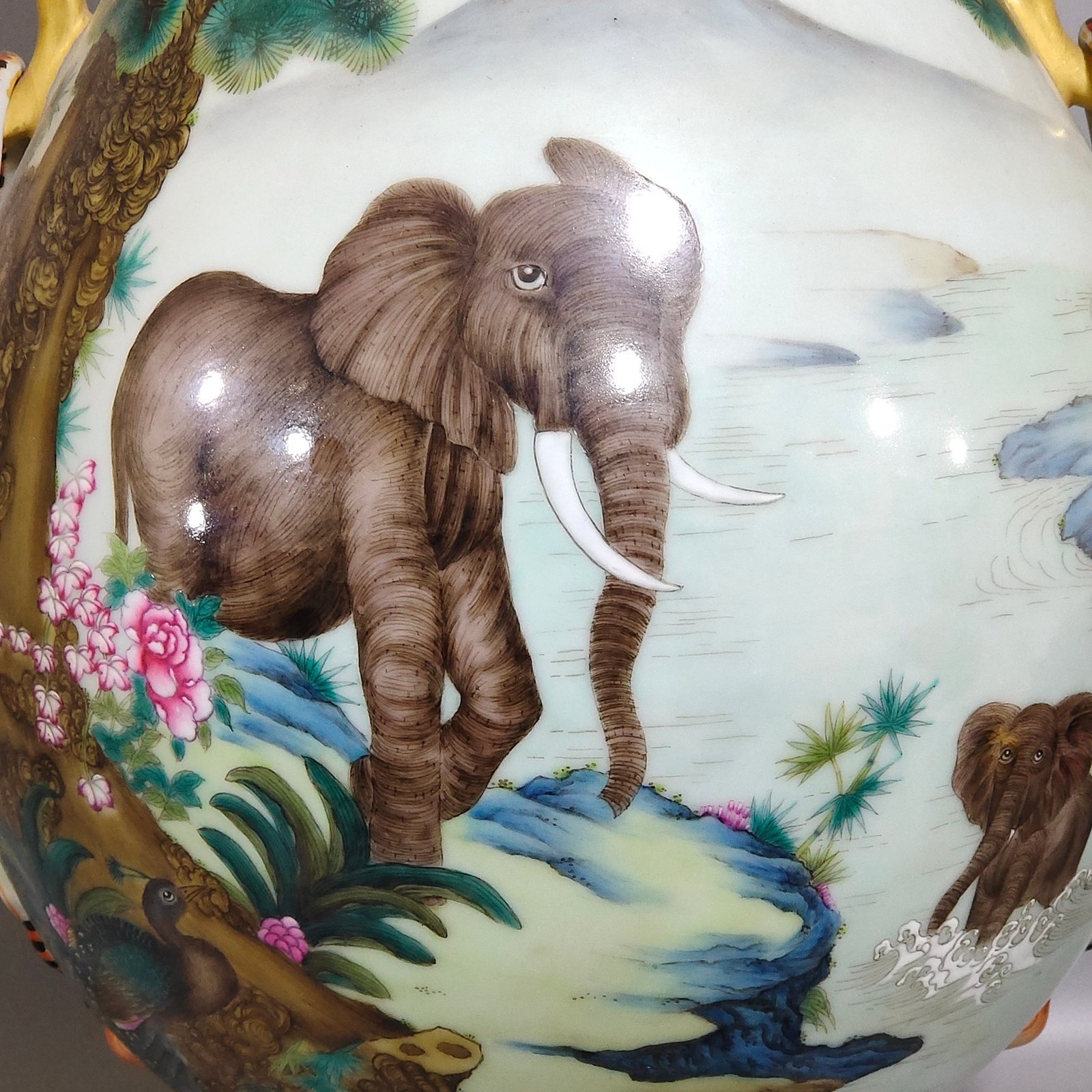 Qing Dynasty Qianlong enamel Taiping statue with elephants and two ears