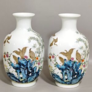 Qing Dynasty Qianlong enamel Anjuleye vase
