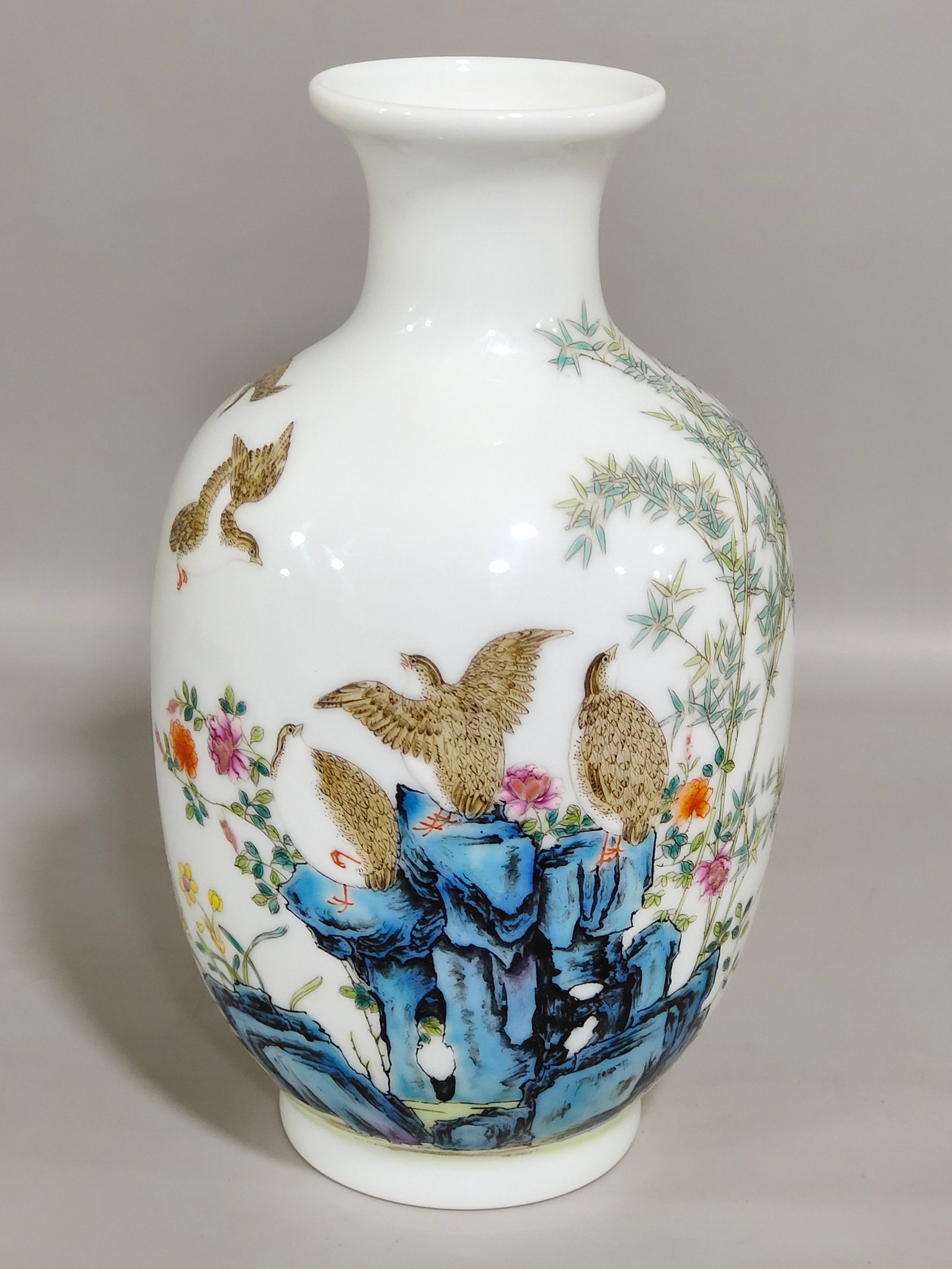 Qing Dynasty Qianlong enamel Anjuleye vase