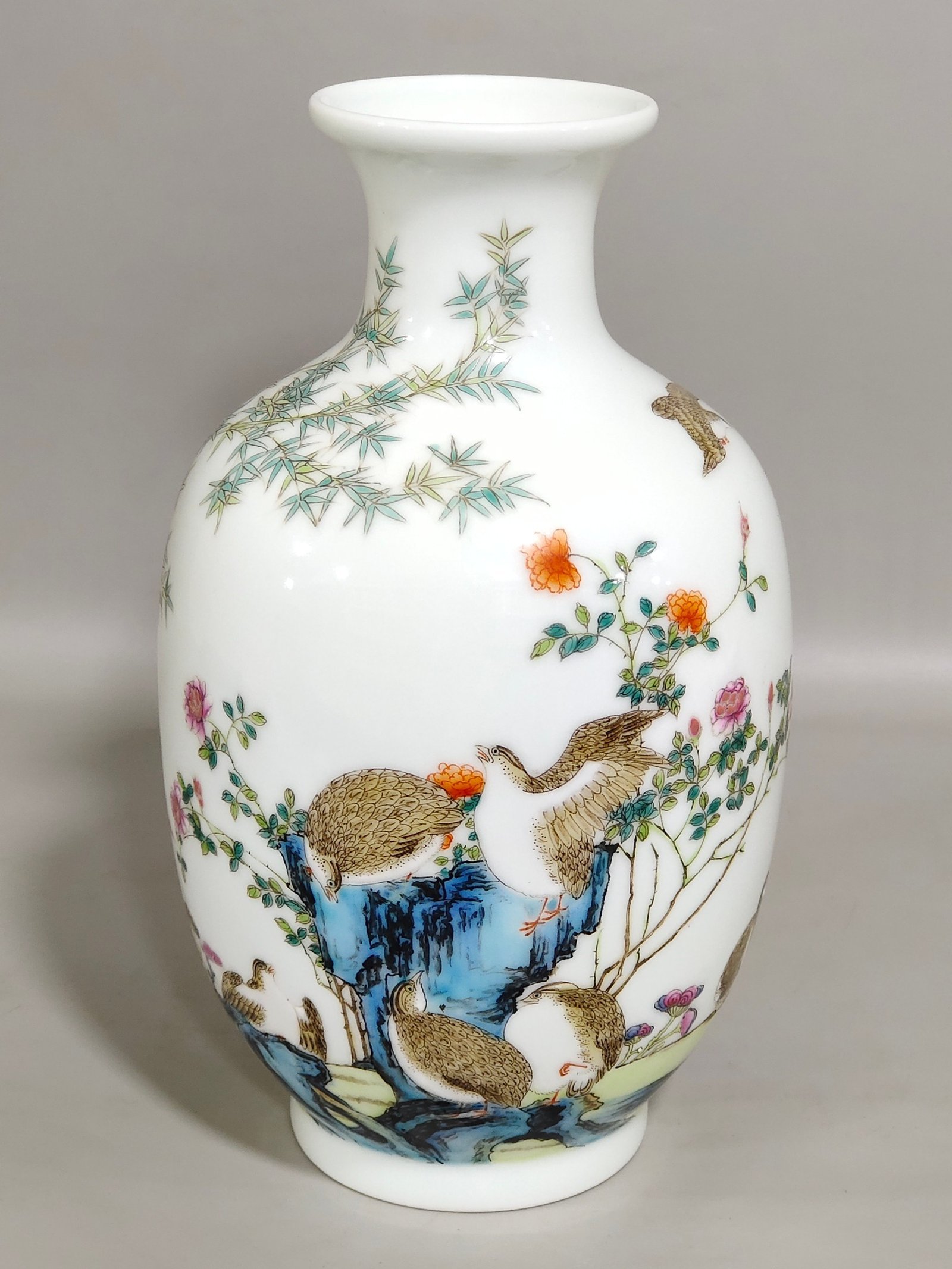 Qing Dynasty Qianlong enamel Anjuleye vase