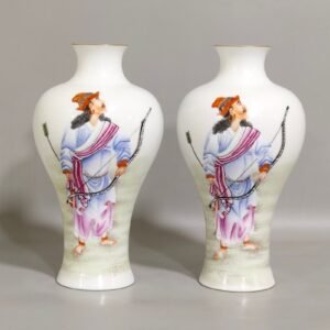 Qing Dynasty Qianlong enamel hunting picture and poem thin plum vase