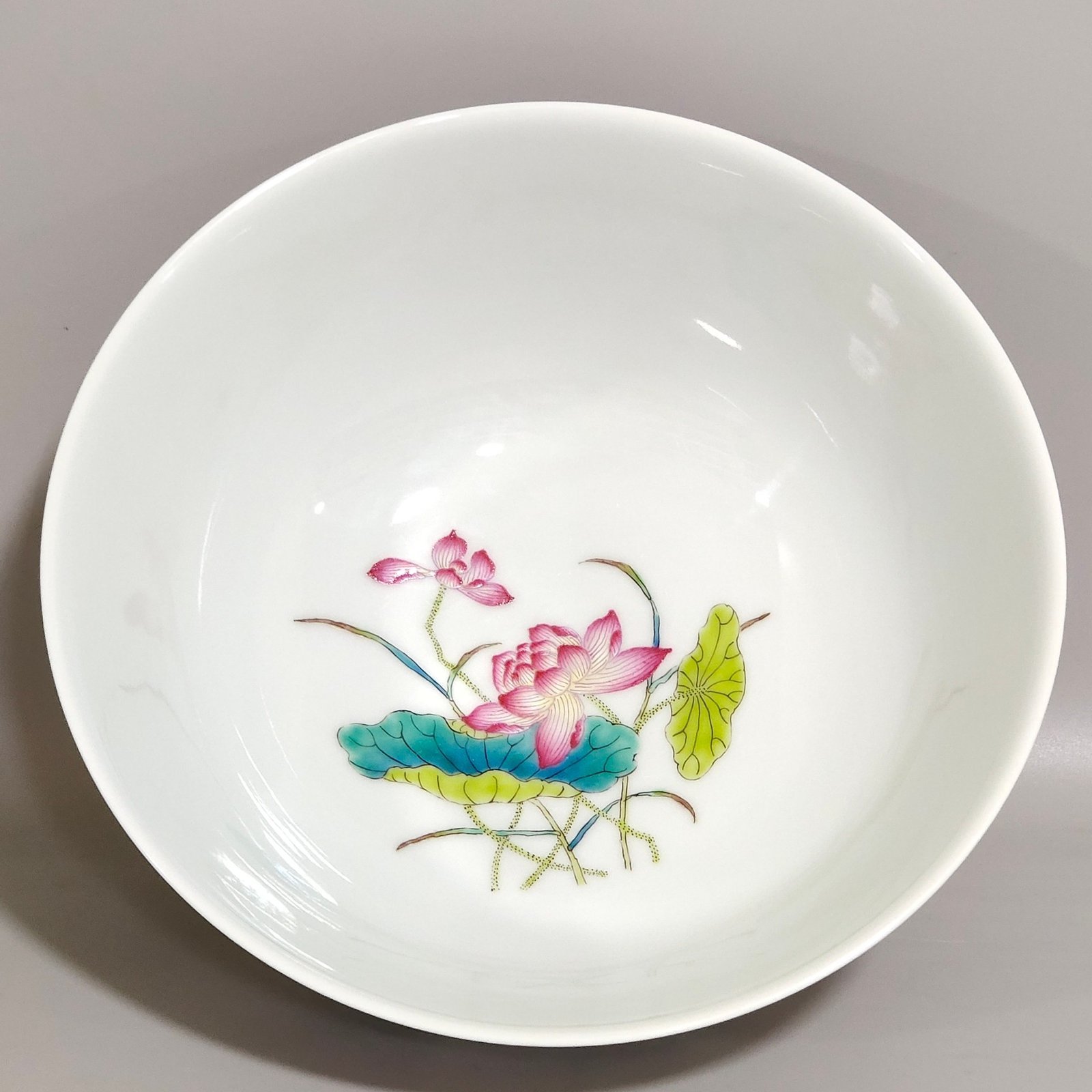 Qing Dynasty Qianlong enamel agate red windowed four-season flower bowl