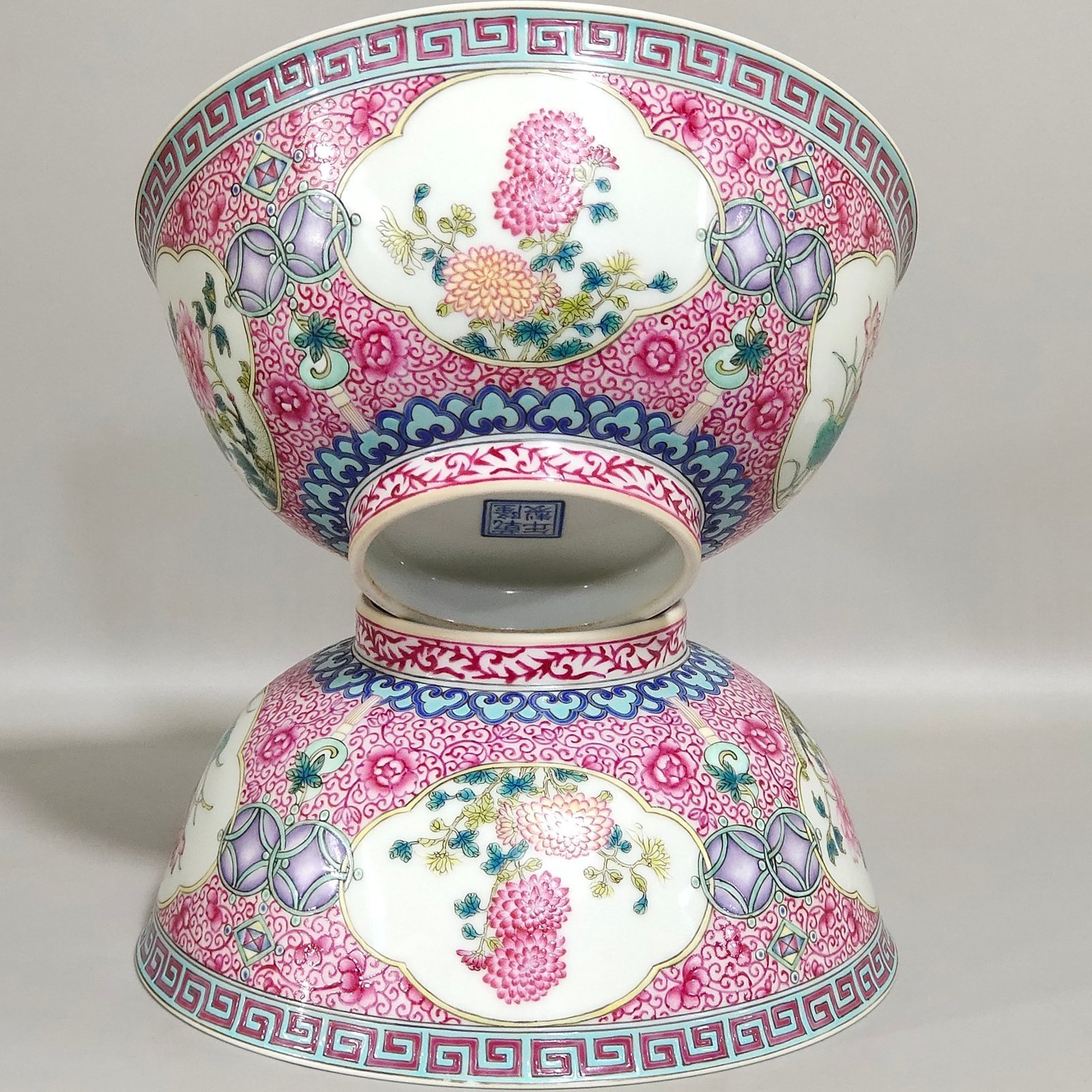 Qing Dynasty Qianlong enamel agate red windowed four-season flower bowl