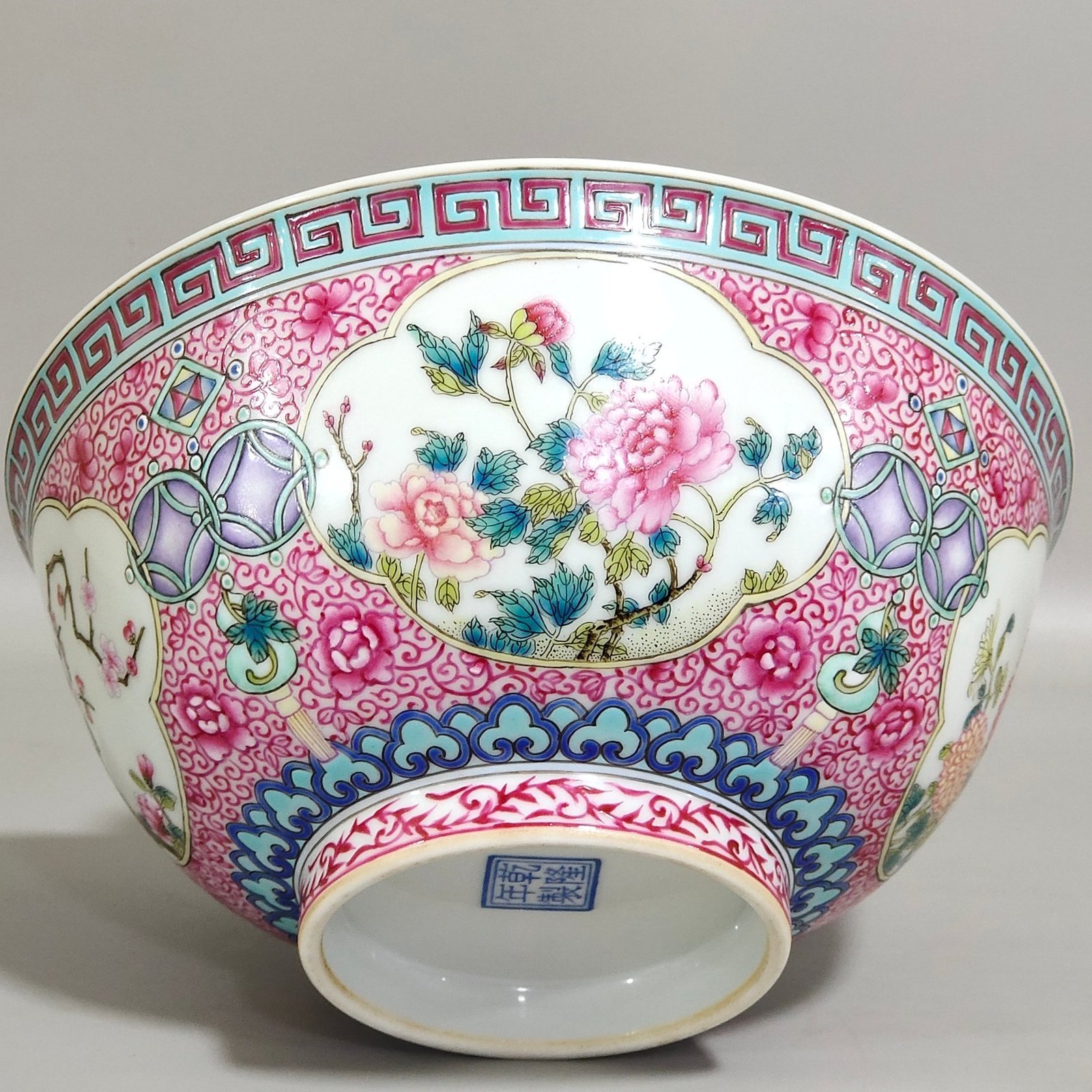 Qing Dynasty Qianlong enamel agate red windowed four-season flower bowl
