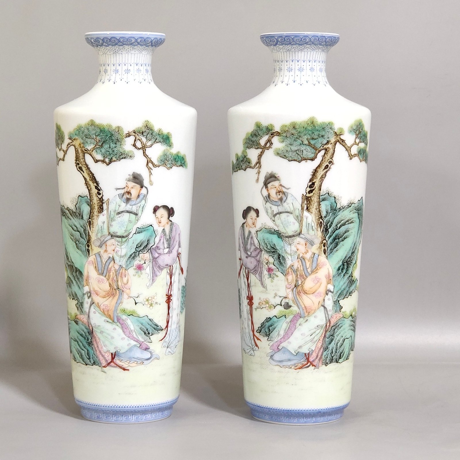 Qing Dynasty Qianlong enamel green-edged thin vase with characters