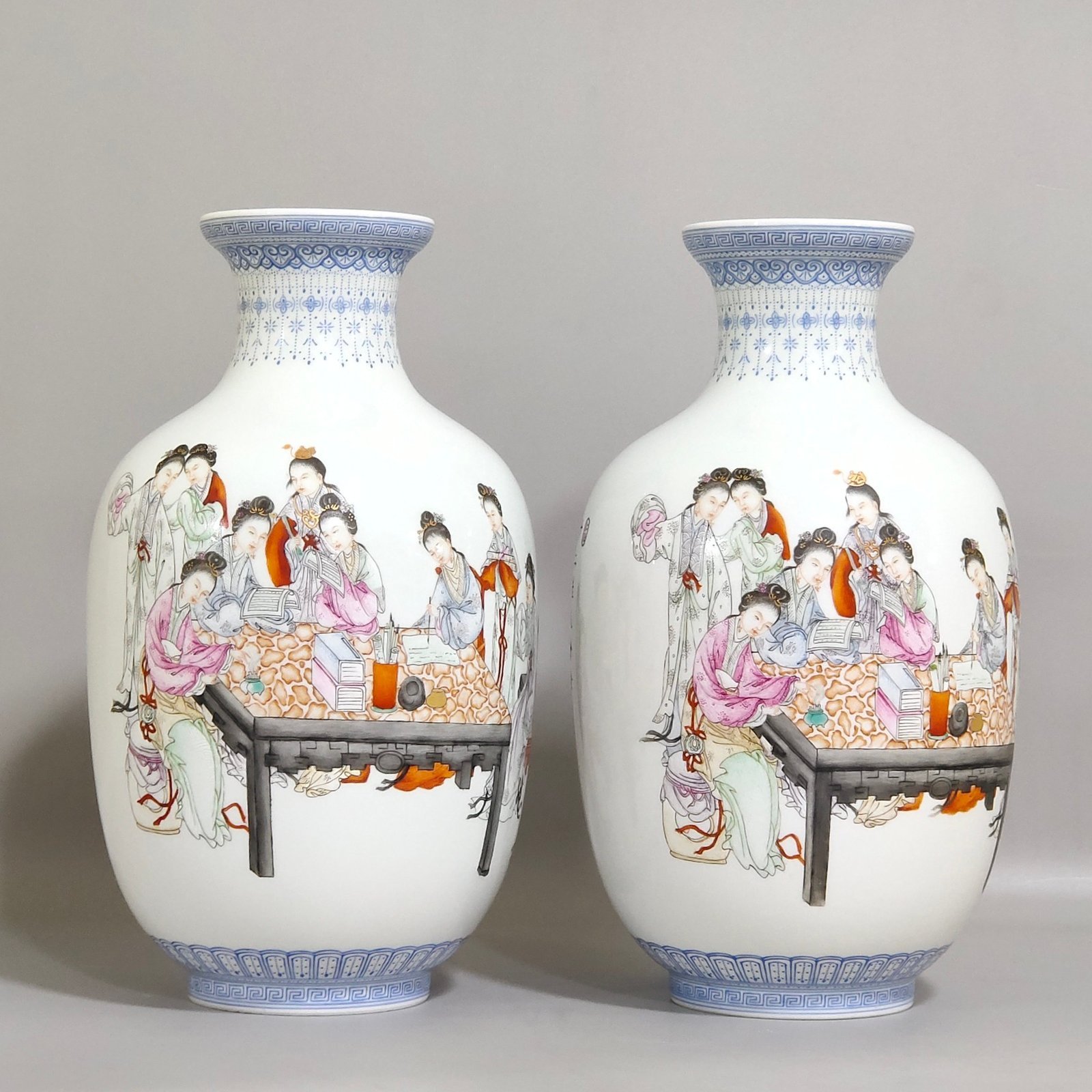 Qing Dynasty Qianlong enamel emerald edge Jinling Twelve Golden Hairpin inscribed vase