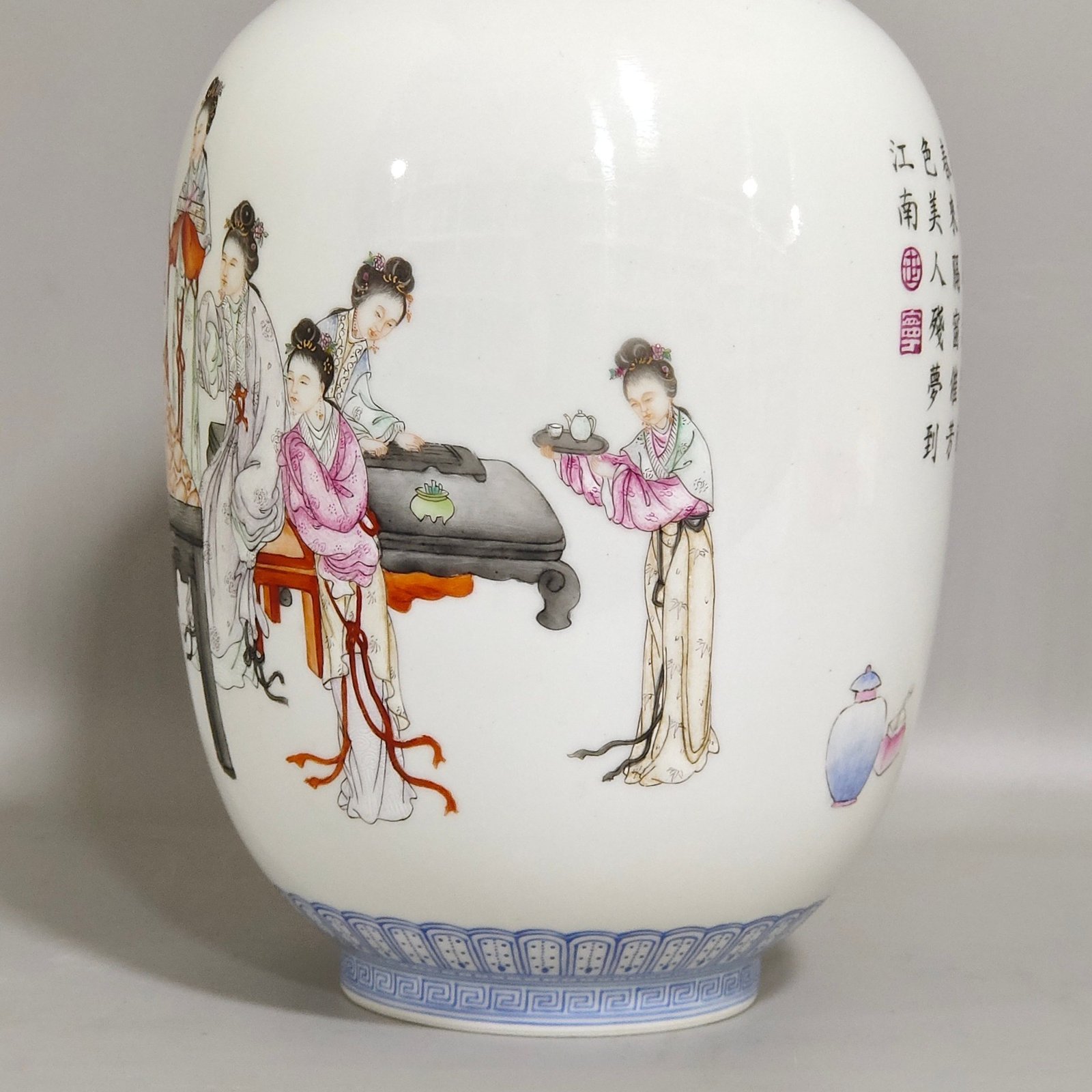 Qing Dynasty Qianlong enamel emerald edge Jinling Twelve Golden Hairpin inscribed vase