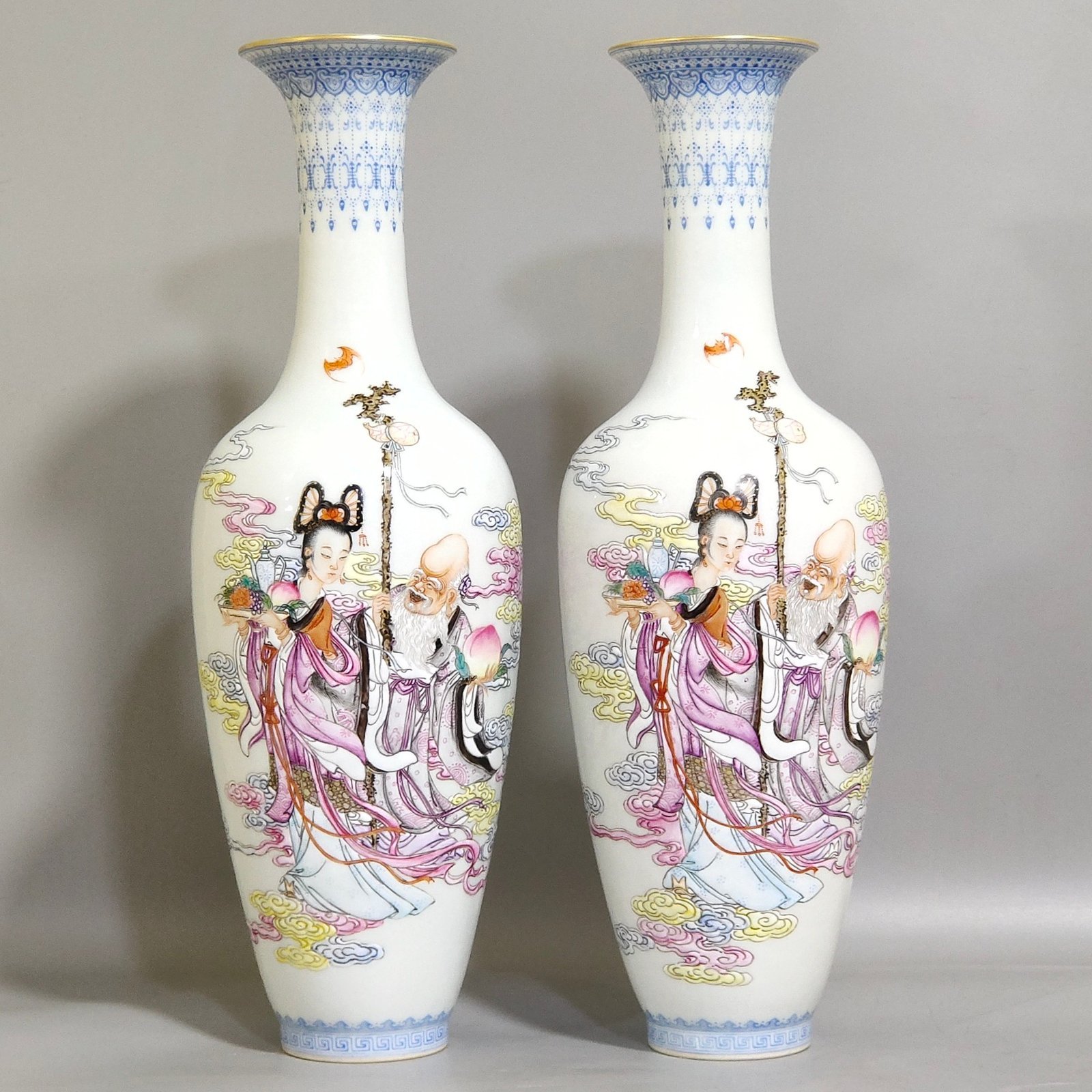 Qing Dynasty Qianlong enamel mushroom vase with green edges