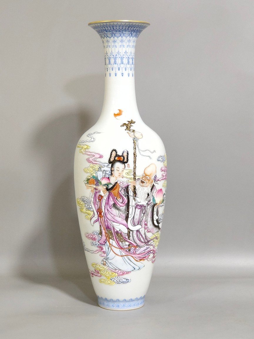 Qing Dynasty Qianlong enamel mushroom vase with green edges