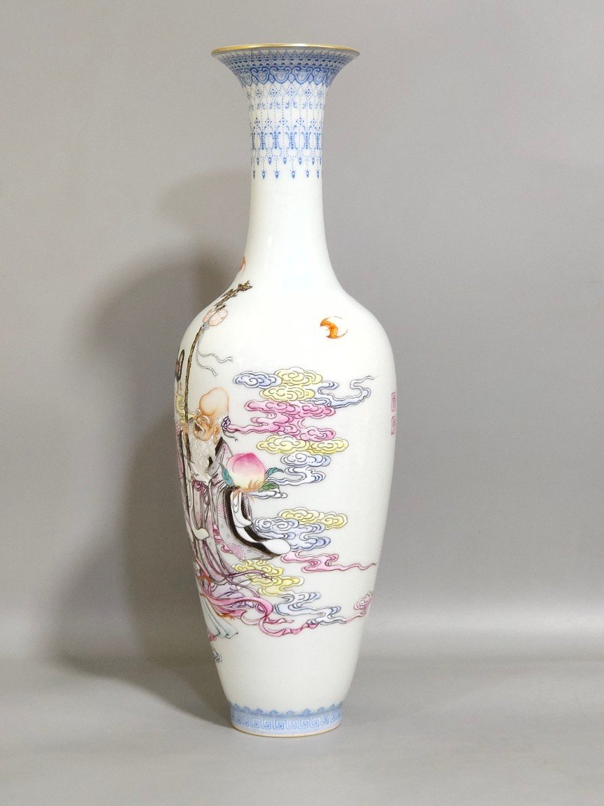 Qing Dynasty Qianlong enamel mushroom vase with green edges